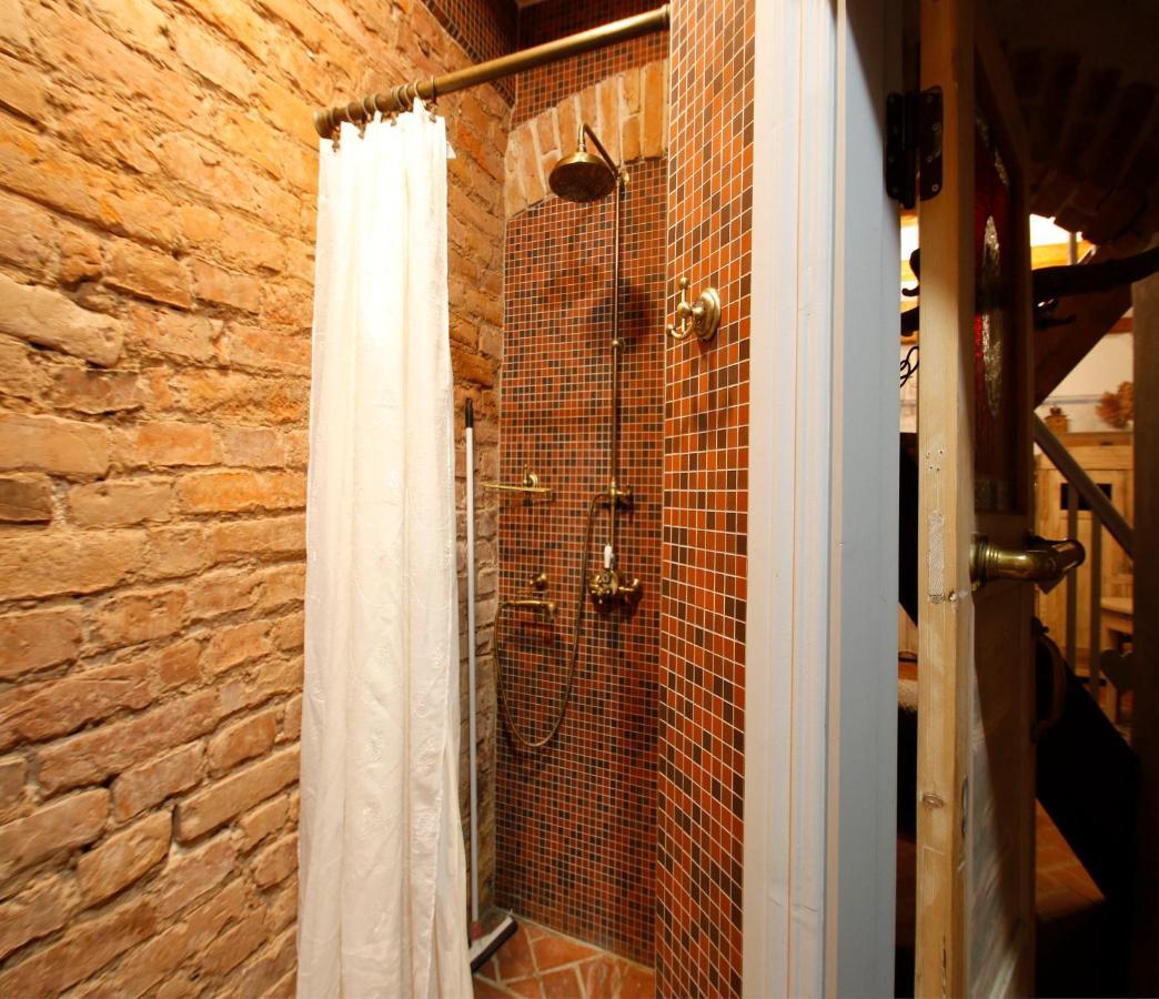 Bohemian Hideout, Old Town, Tartu Home ภายนอก รูปภาพ