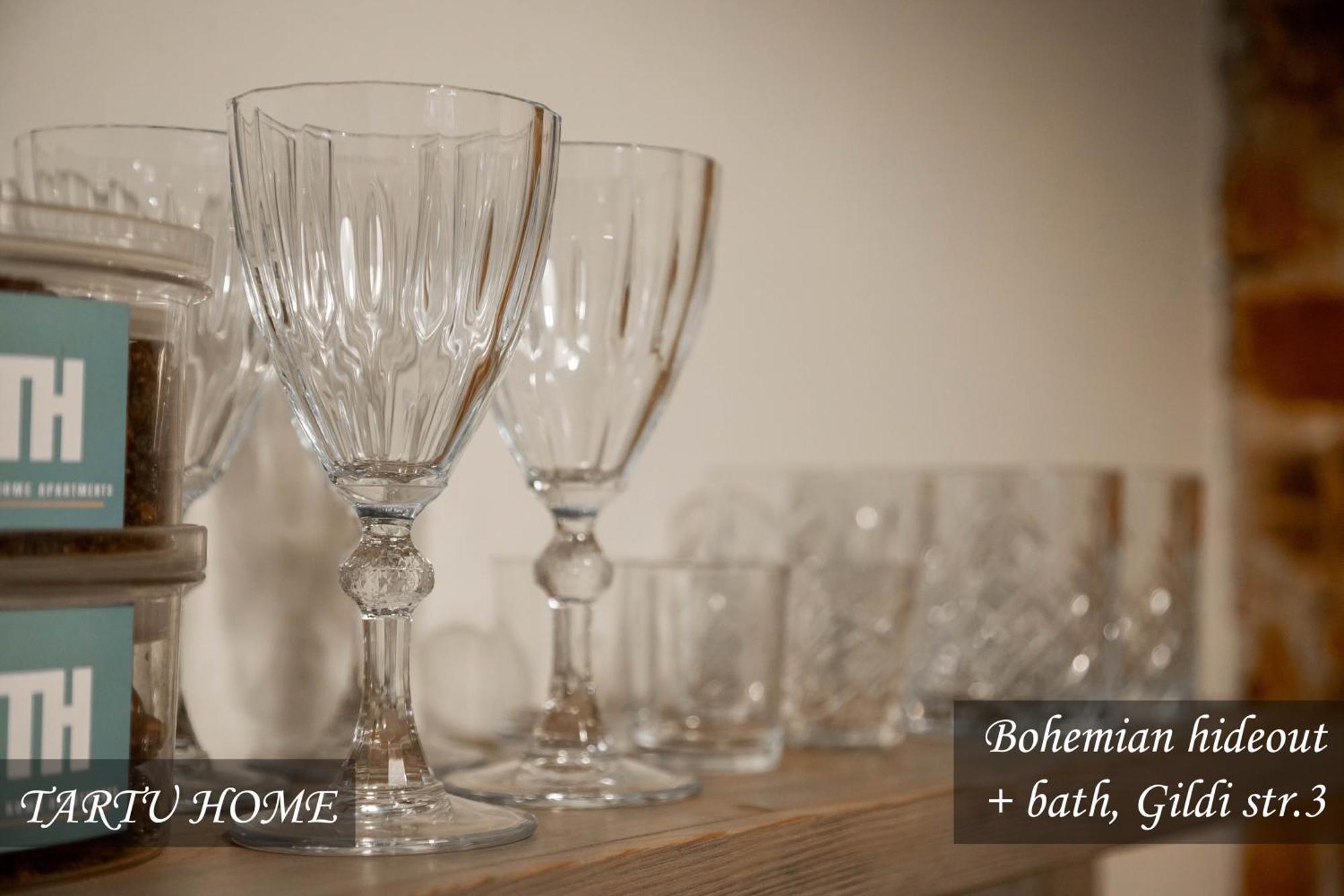 Bohemian Hideout, Old Town, Tartu Home ภายนอก รูปภาพ