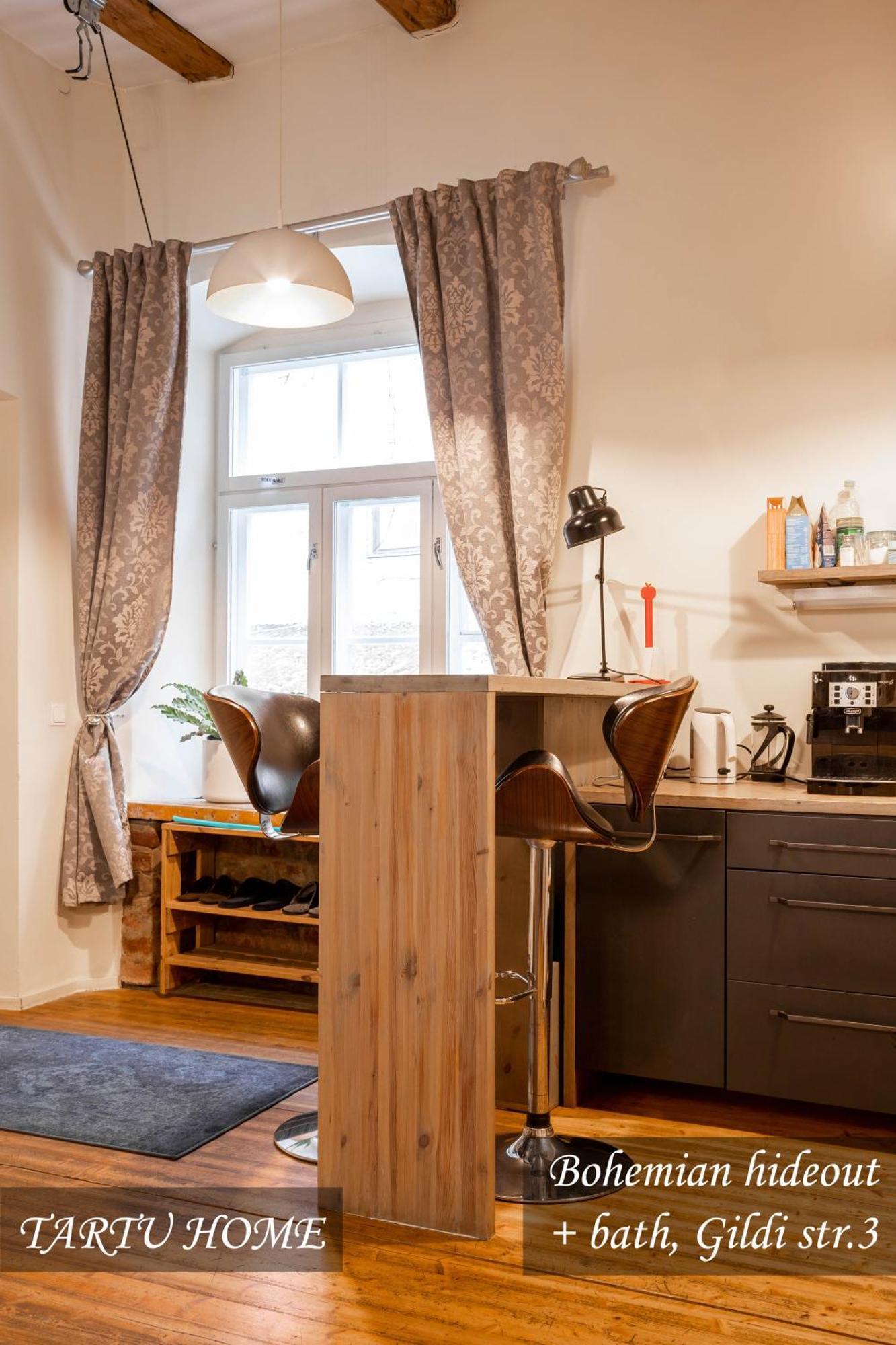 Bohemian Hideout, Old Town, Tartu Home ภายนอก รูปภาพ