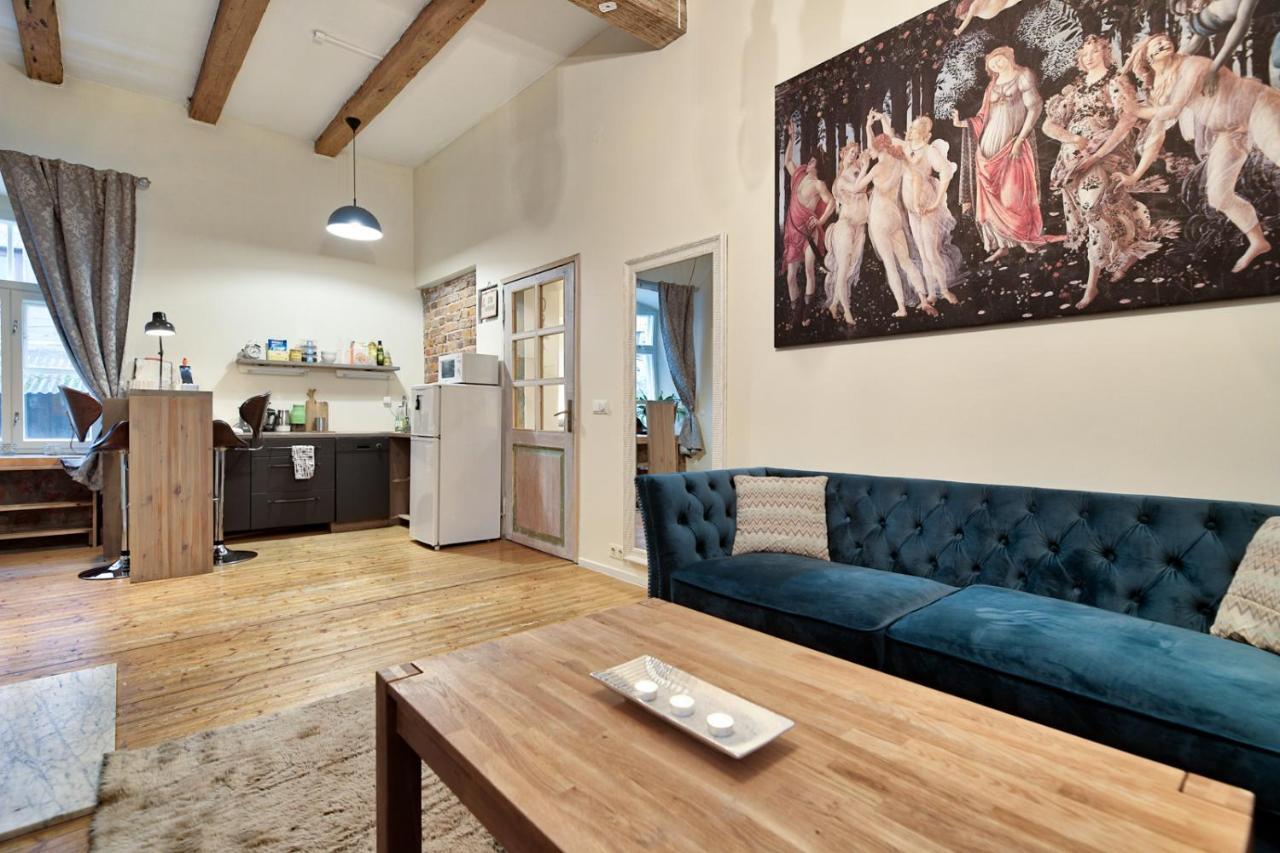 Bohemian Hideout, Old Town, Tartu Home ภายนอก รูปภาพ