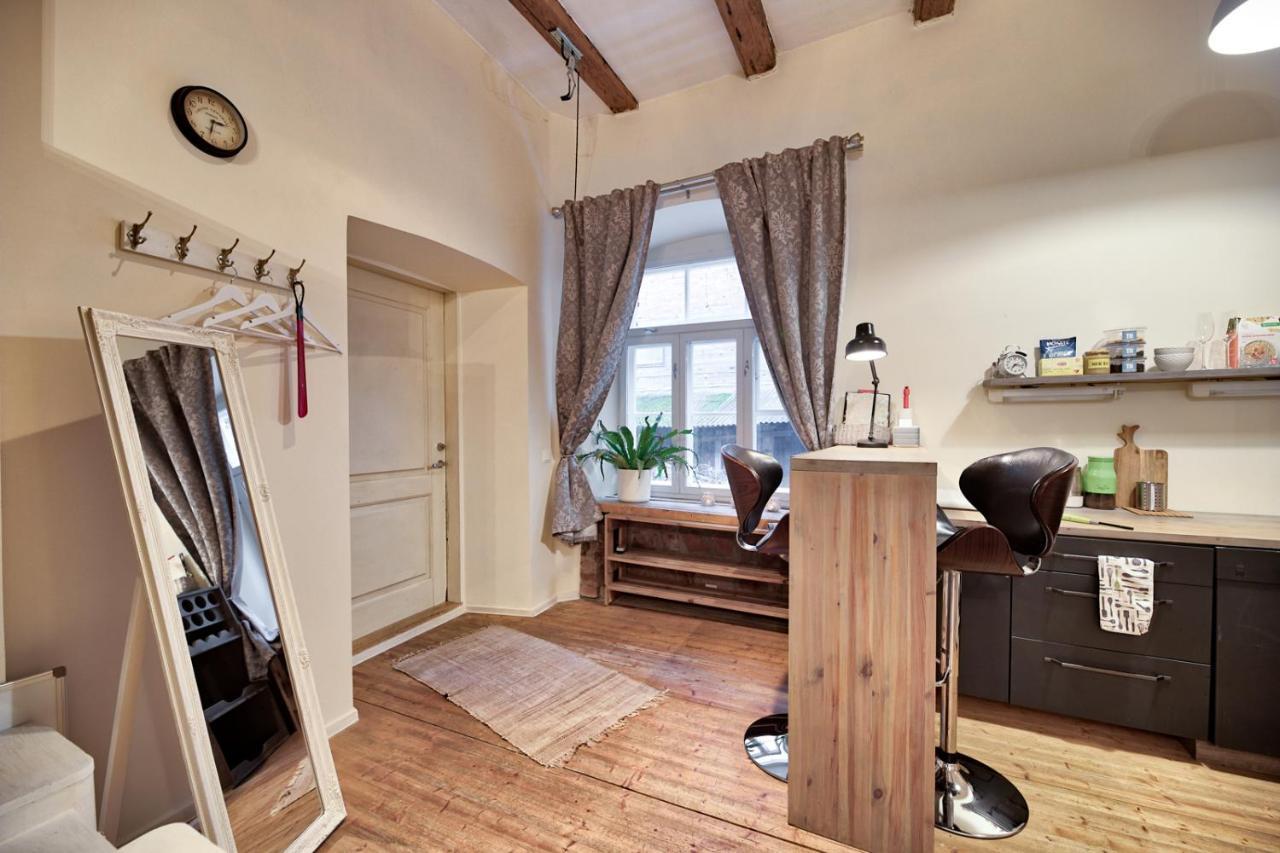 Bohemian Hideout, Old Town, Tartu Home ภายนอก รูปภาพ