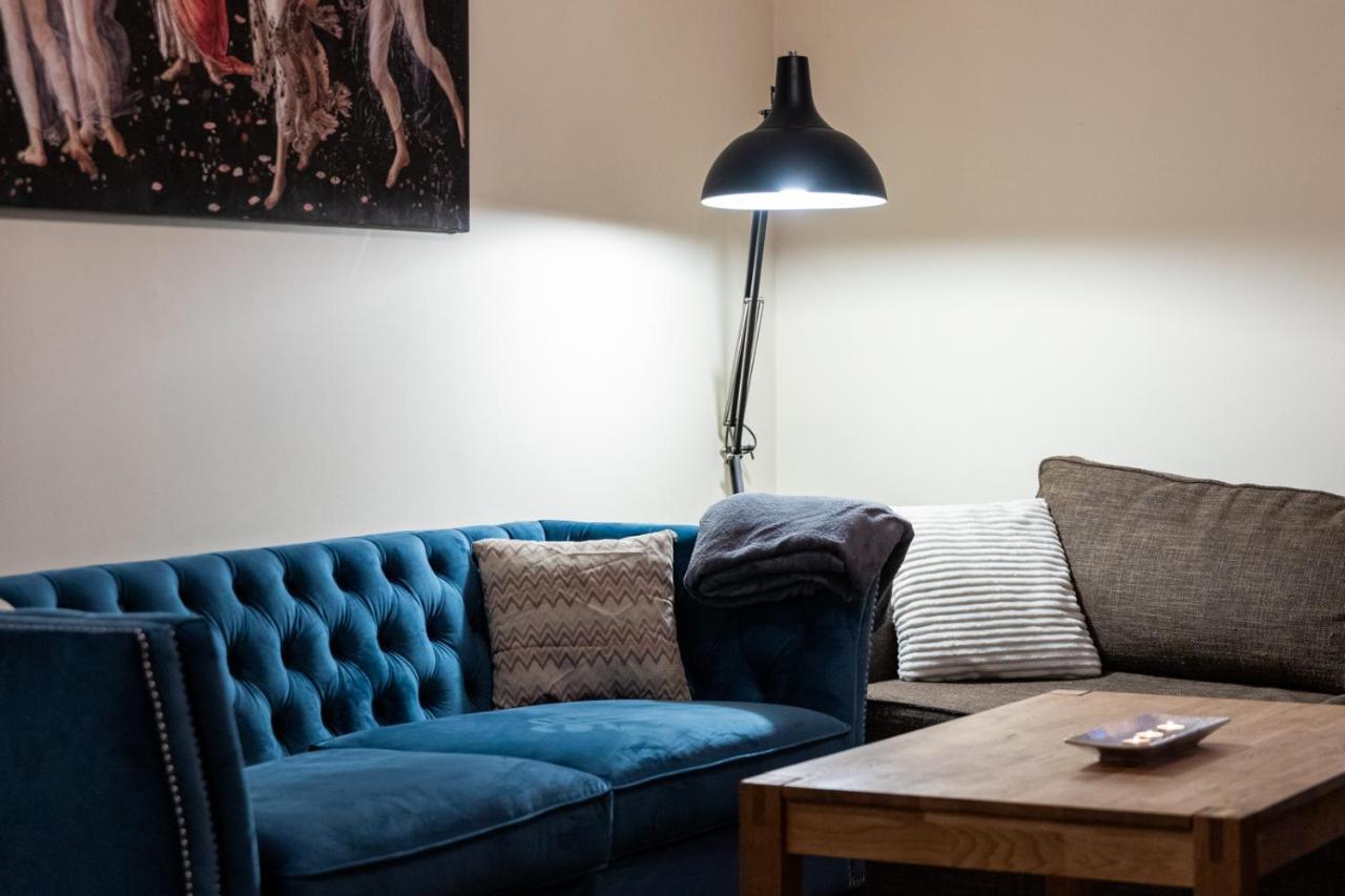 Bohemian Hideout, Old Town, Tartu Home ภายนอก รูปภาพ